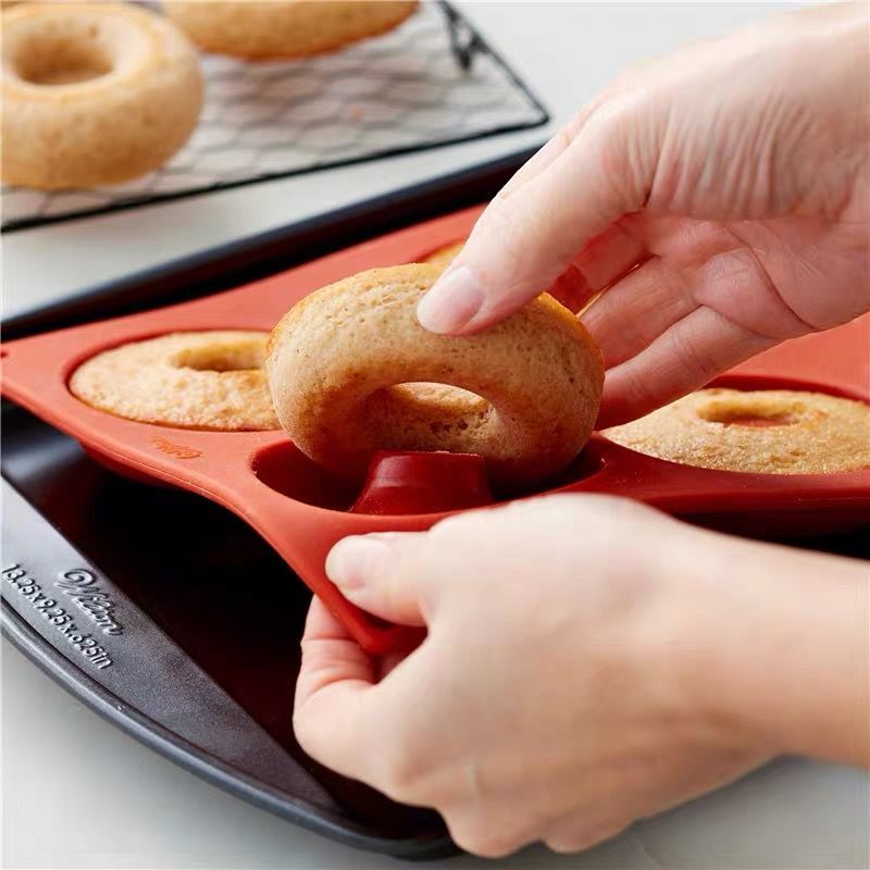 Silikonowa forma do pączków 3D – Donut Making Machine recenzja i cena